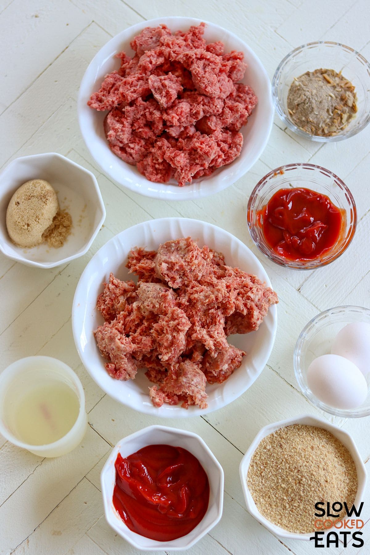 Slow cooker meatloaf ingredients.