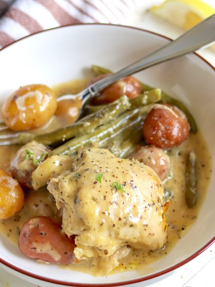 Easy Crock Pot Chicken Alfredo with Jar Sauce and Dry Pasta