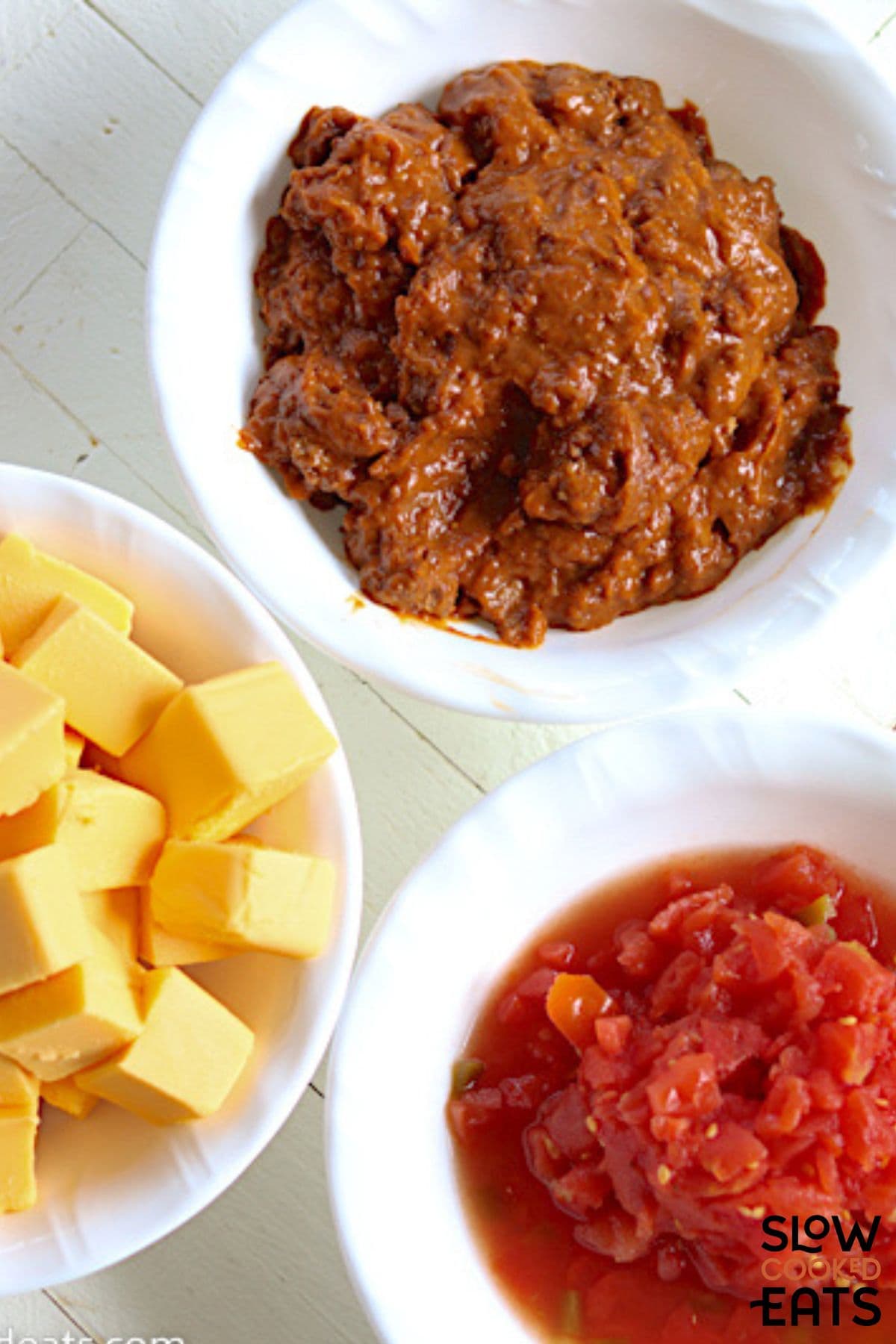 Slow cooker Rotel dip ingredients needed.