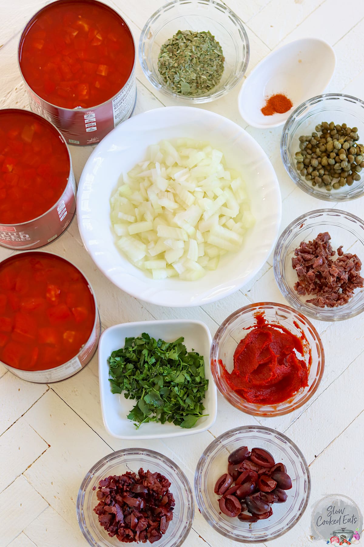 Ingredients needed for making crock pot puttanesca sauce