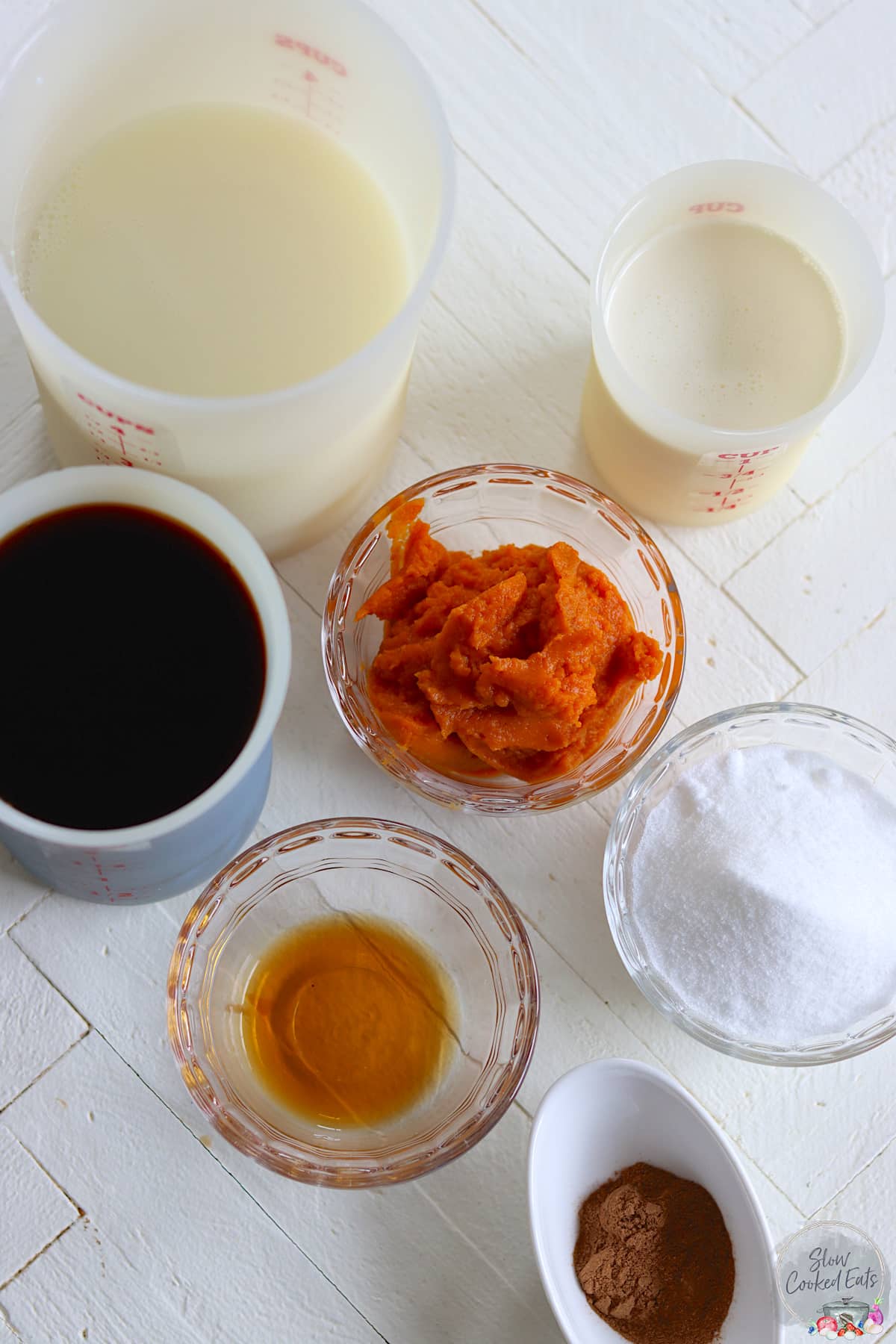 Ingredients needed for making crockpot pumpkin spice latte